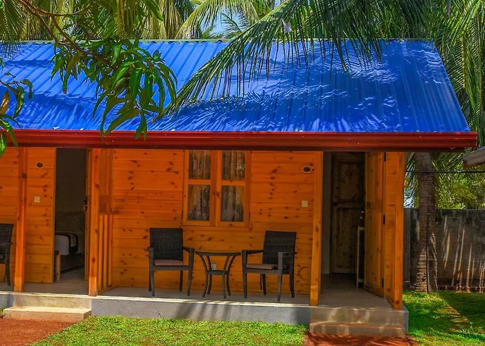 Trinco Relax Hut Hotel Trincomalee