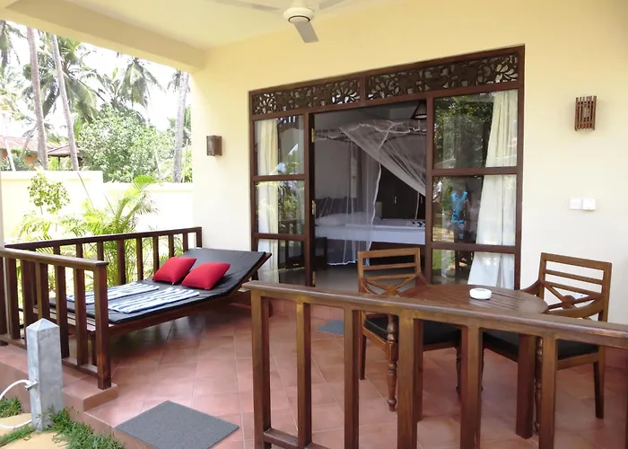 Lanka Beach Boutique Bungalows & Grand Villa