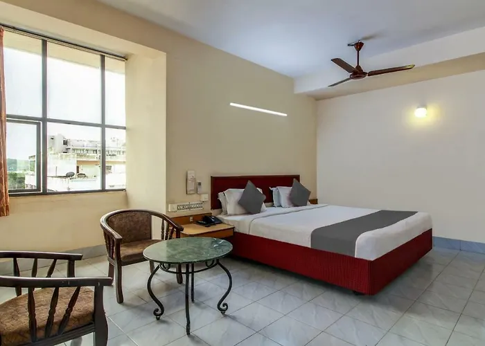 Hotel Saaket Residency