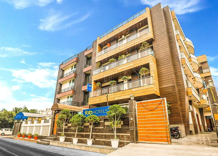 Fabhotel Kumar Residency 46 Noida