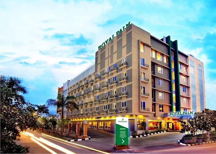Royal Palm Hotel & Conference Center Cengkareng Yakarta